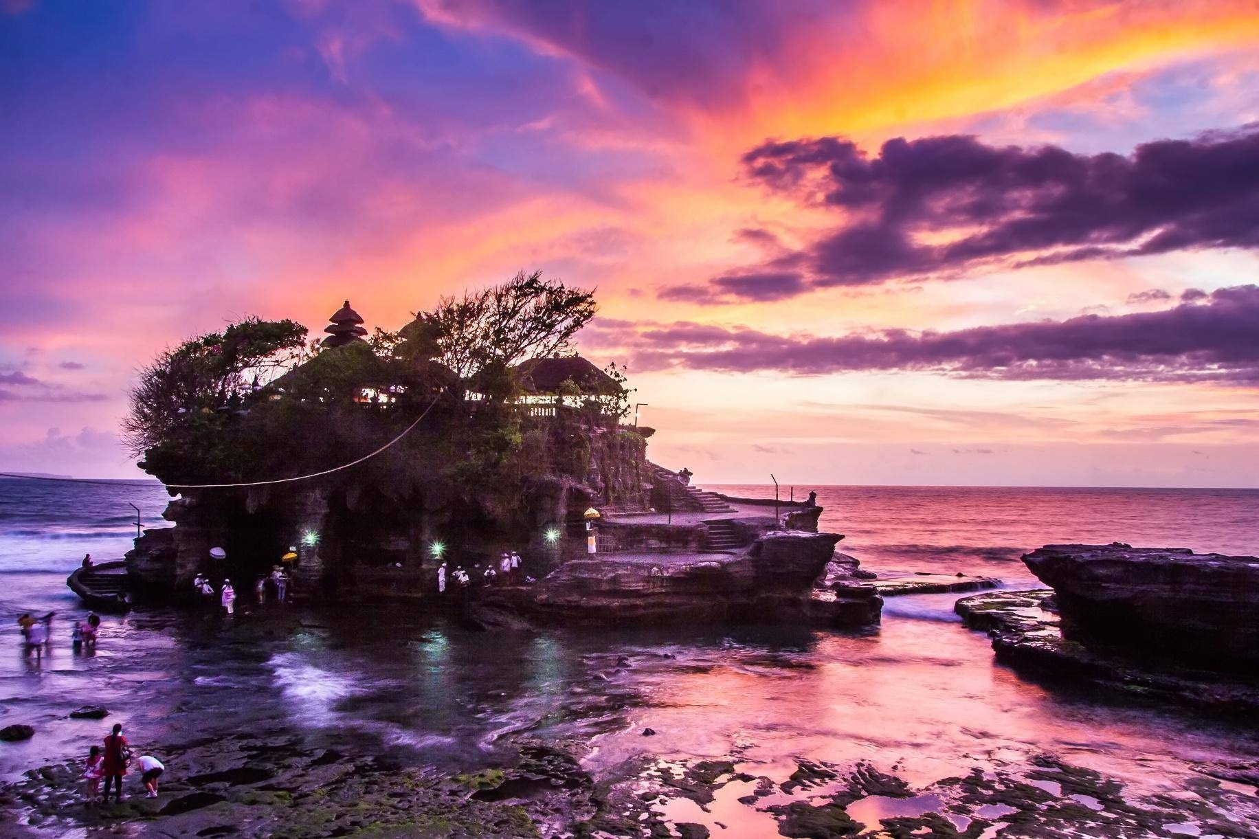 Tanah Lot Sunset Tour and Travel. Taxi Service and Private Tour